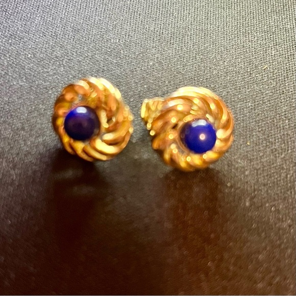 Vintage AVON 1970s Blue Gold
Swirl clip on earrings - Picture 4 of 7